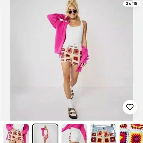 SO Women's Boho Granny Crochet Panel Button Fly Light Wash Denim Shorts - Picture 3 of 10